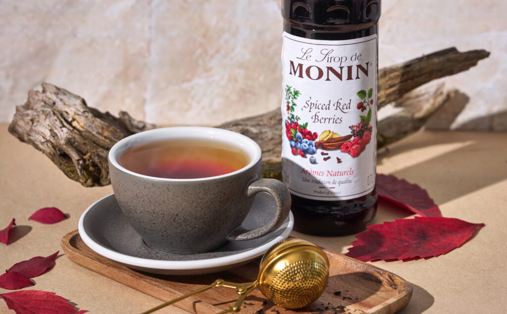 Poznaj 5 przepisów na rozgrzewające herbaty na jesień i miesiące zimowe, które przygotujesz w domowym zaciszu!