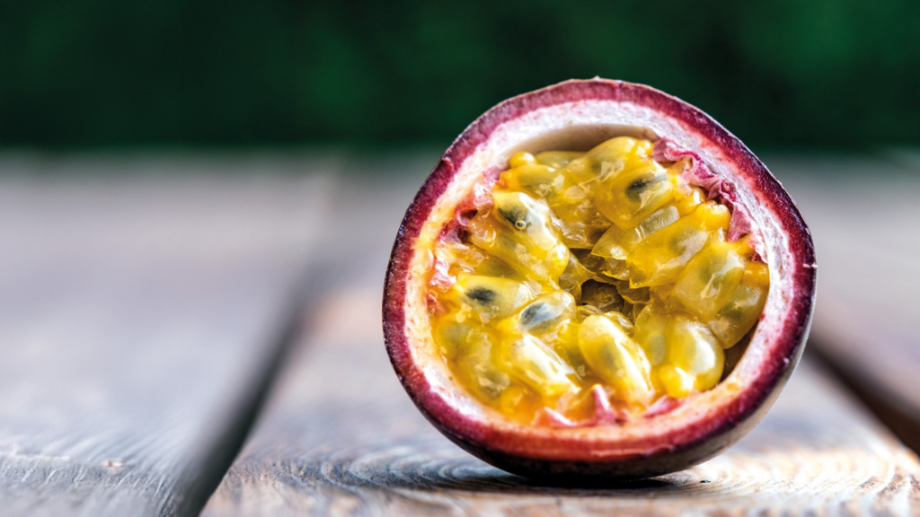 Desery na piknik – smakowe eksplozje z puree owocowym MONIN Passion fruit